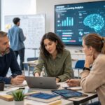 Profesionales del sector Educación y Formación trabajando estrategias de automatización, inteligencia artificial y marketing digital en un entorno moderno